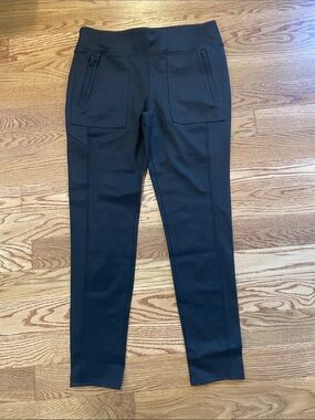 Women's Black Pull-On Stretch Leggings with Front Patch Pockets